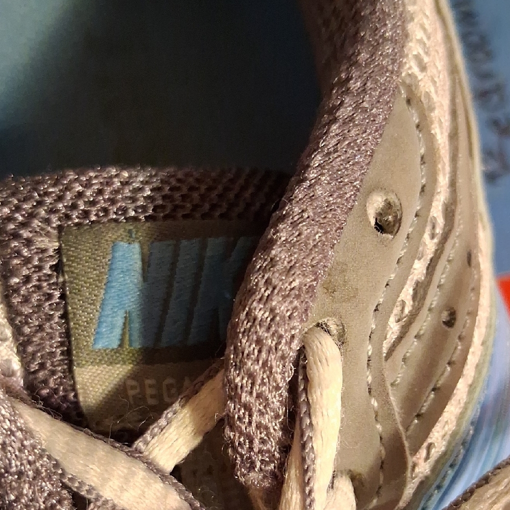 Nike Kids Sneakers in Light Blue and Gray Mesh - Picture 3 of 12